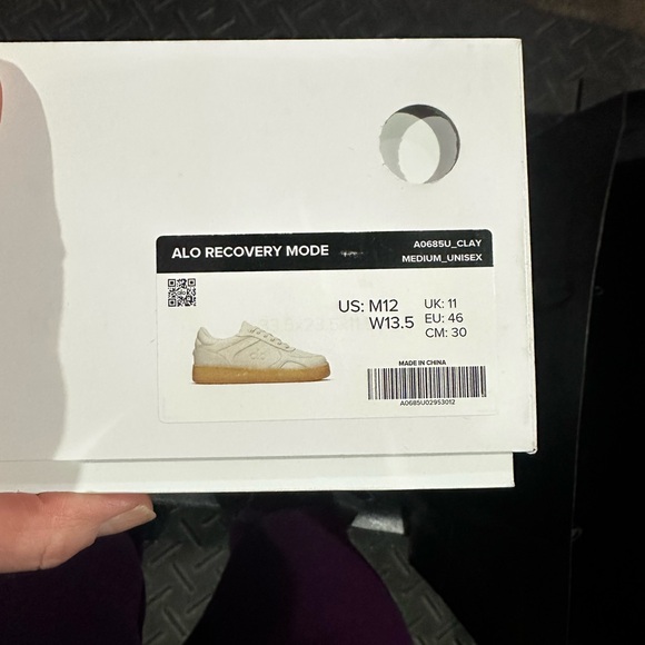 ALO Recovery Mode Limited Edition Clay Unisex Shoes - Picture 6 of 14